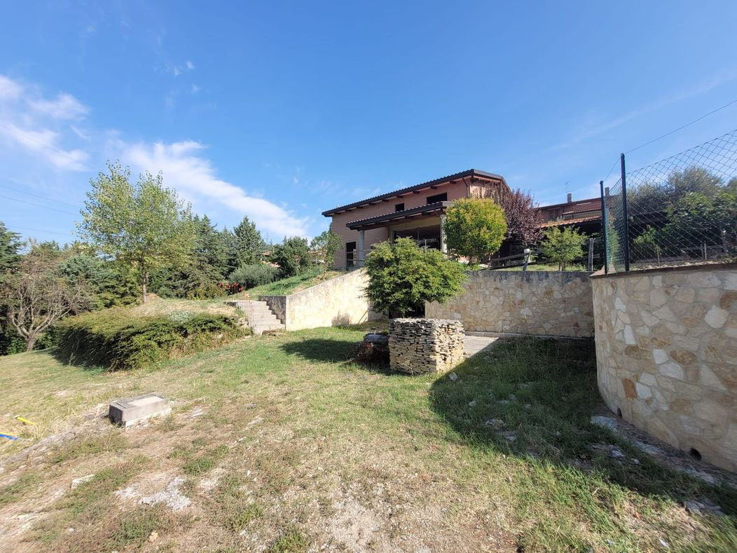 VILLA VENDITA PERUGIA 	PREPO	