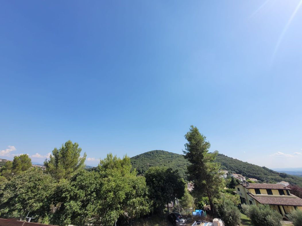 VILLA A SCHIERA VENDITA PERUGIA OLMO