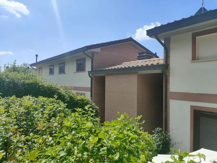 VILLA A SCHIERA VENDITA PERUGIA FERRO DI CAVALLO