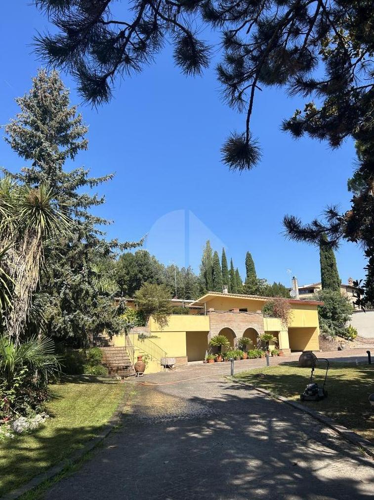 VILLA VENDITA PERUGIA SETTEVALLI