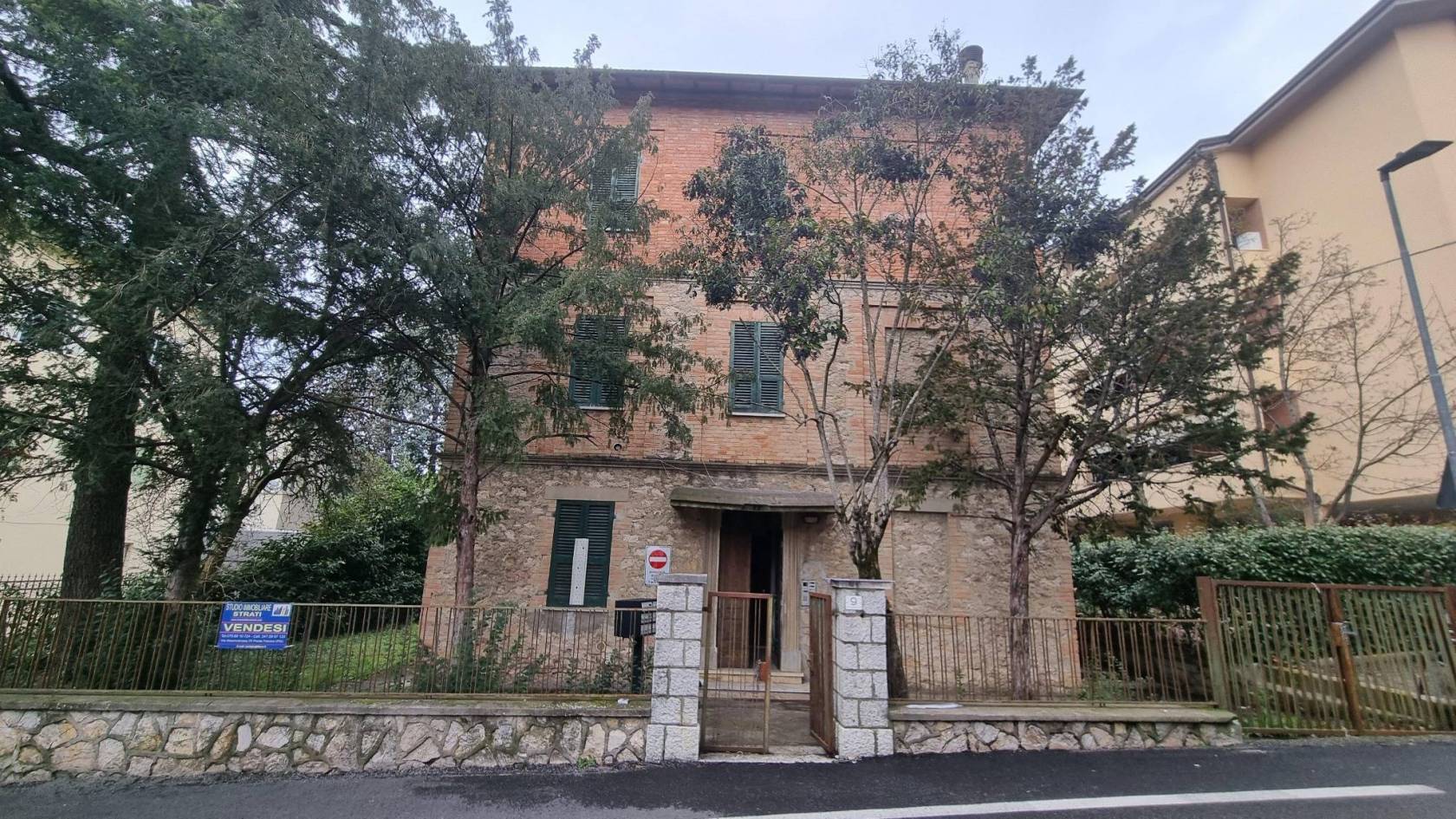 PALAZZO VENDITA PERUGIA 	MADONNA ALTA	