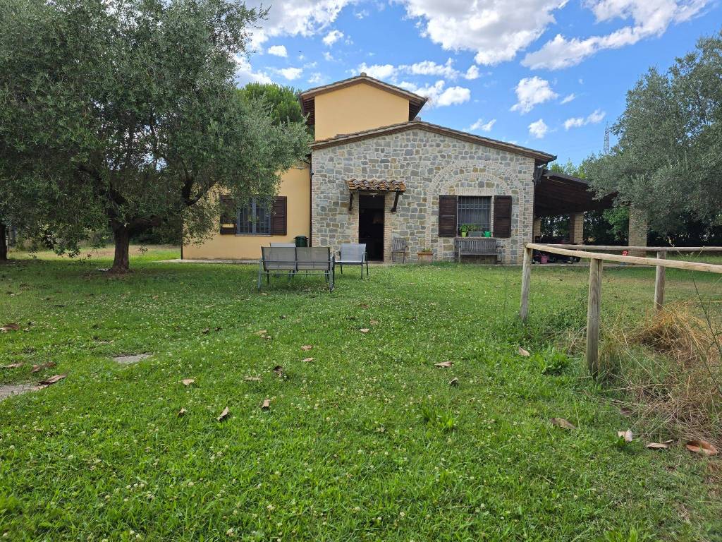 VILLA VENDITA PERUGIA BALANZANO