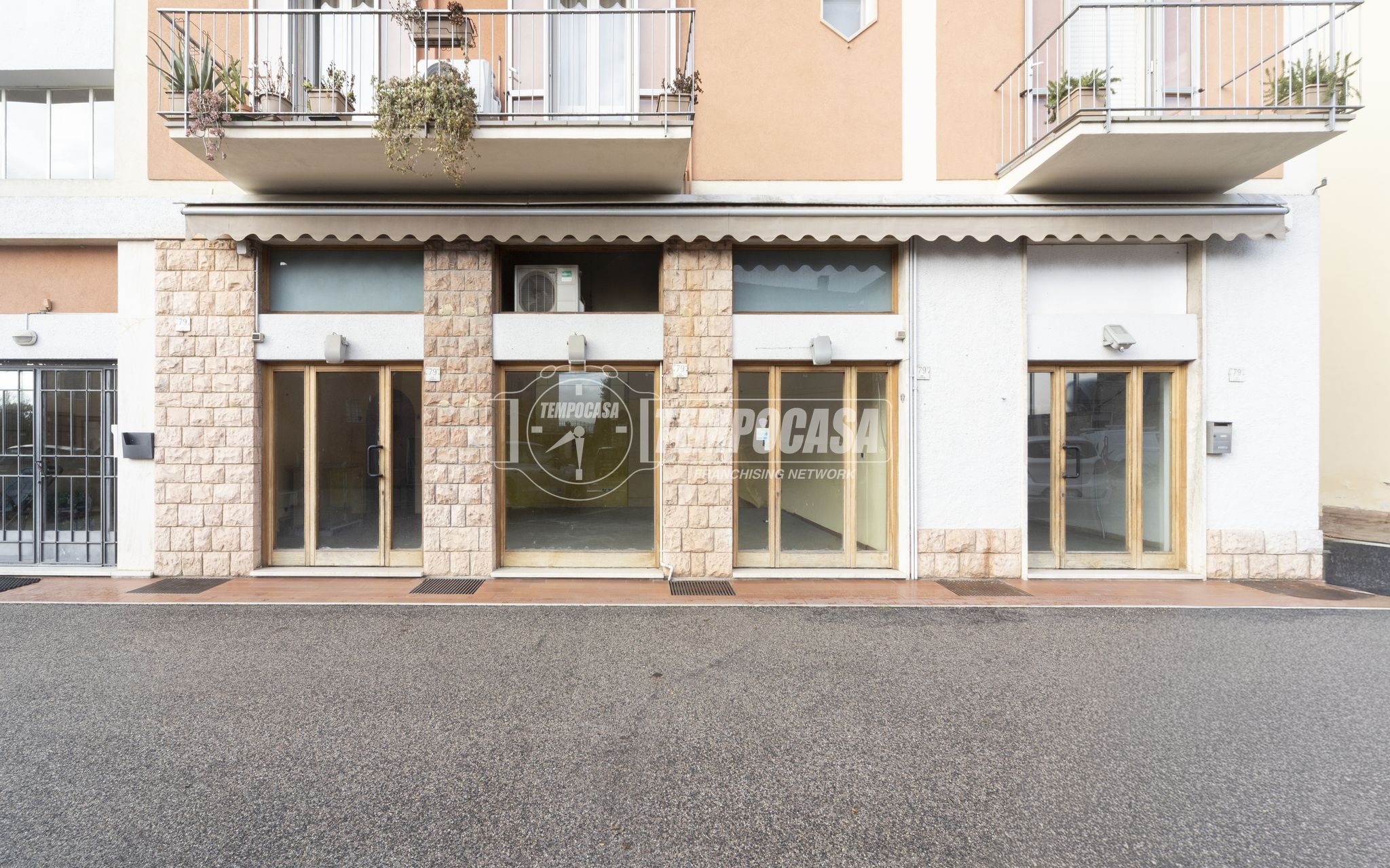 NEGOZIO VENDITA PERUGIA MONTEBELLO