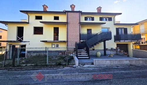 VILLA BIFAMILIARE VENDITA PERUGIA