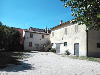 PORZIONE DI CASA VENDITA MONTECASTRILLI CASTEL DELL'AQUILA