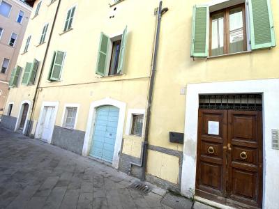 MAGAZZINO VENDITA TERNI CENTRO STORICO