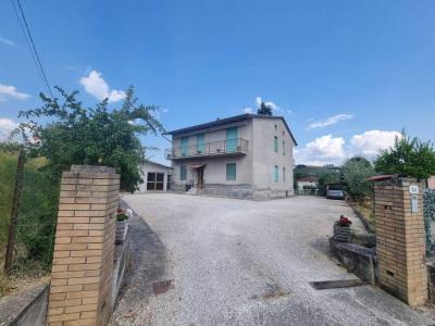 VILLA BIFAMILIARE VENDITA PERUGIA COLOMBELLA