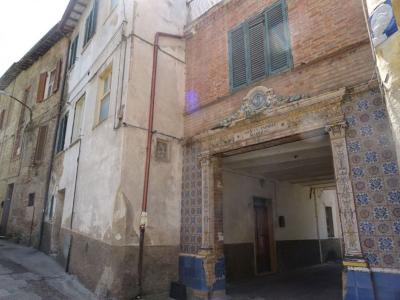 PALAZZO VENDITA DERUTA CENTRO STORICO