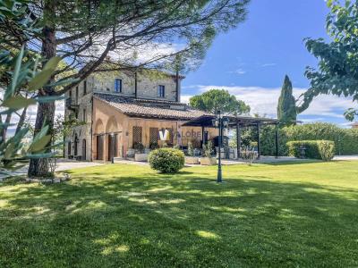 VILLA VENDITA FRATTA TODINA