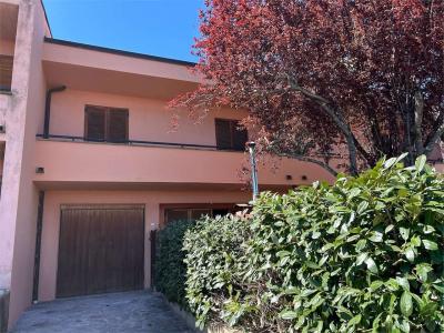 VILLA A SCHIERA VENDITA PANICALE