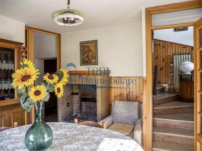 PORZIONE DI CASA VENDITA TODI