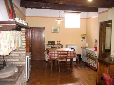 4 O PIÙ LOCALI VENDITA TODI