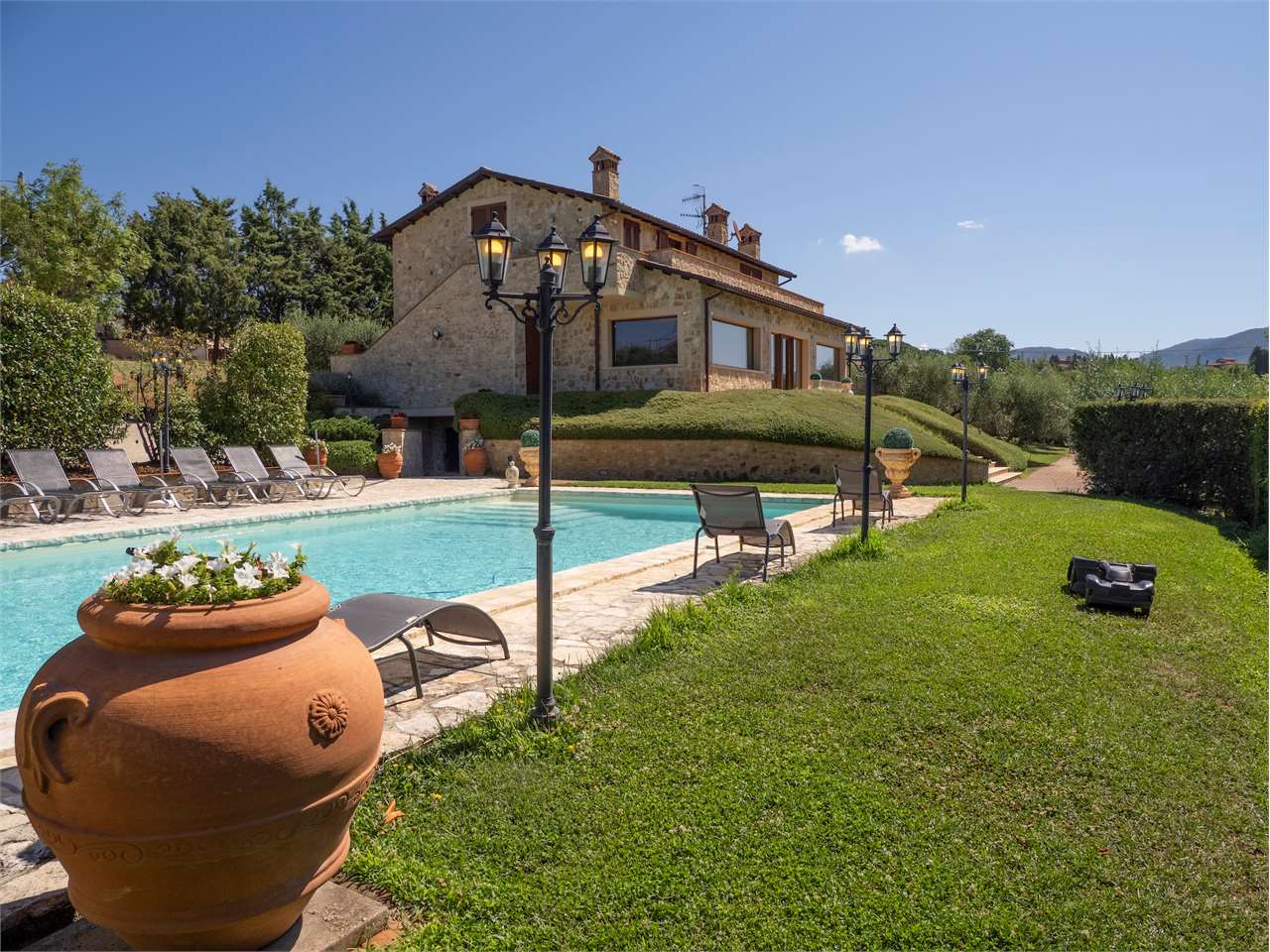 VILLA VENDITA MONTECASTRILLI