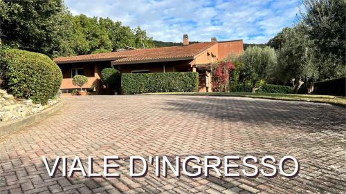 VILLA BIFAMILIARE VENDITA PERUGIA FERRO DI CAVALLO