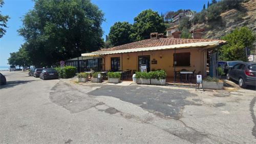 NEGOZIO VENDITA PASSIGNANO SUL TRASIMENO