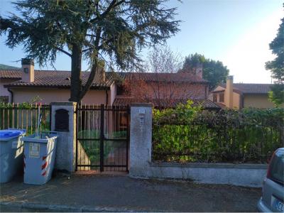 VILLA VENDITA PERUGIA LACUGNANO