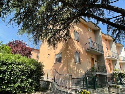 VILLA A SCHIERA VENDITA PERUGIA