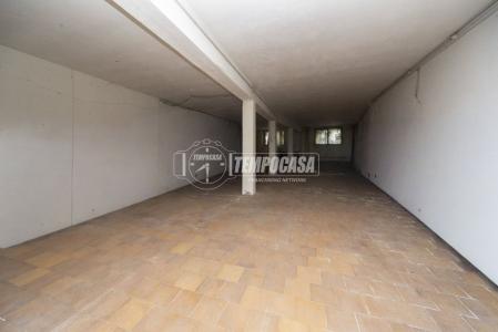 MAGAZZINO VENDITA PERUGIA PALLOTTA