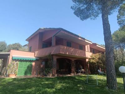 VILLA BIFAMILIARE VENDITA PERUGIA MONTE MALBE