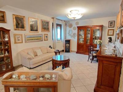 VILLA VENDITA TODI PANTALLA