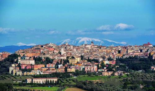 RUSTICO - CASALE VENDITA PERUGIA