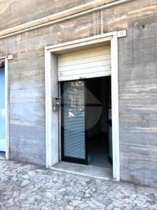 NEGOZIO AFFITTO PERUGIA SEMICENTRO