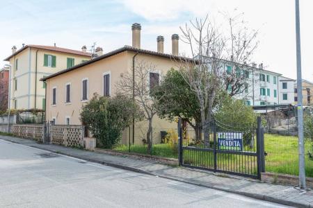 CASA INDIPENDENTE VENDITA FOLIGNO