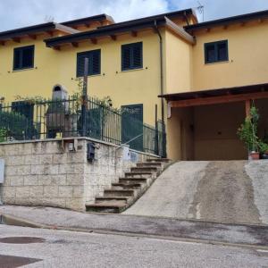 VILLA A SCHIERA VENDITA PERUGIA SANT'ENEA