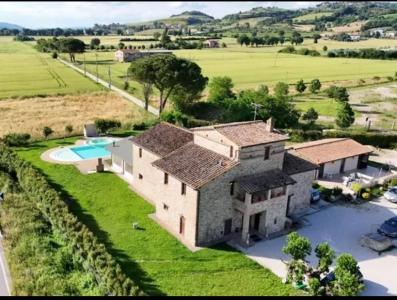 AGRITURISMO VENDITA PERUGIA PONTE PATTOLI