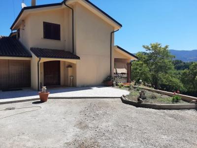 VILLA VENDITA STRONCONE