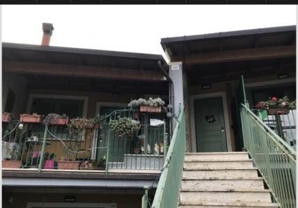 VILLA A SCHIERA VENDITA TERNI TOANO