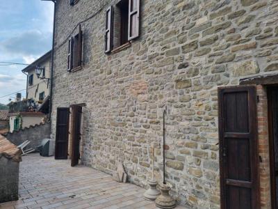 PORZIONE DI CASA VENDITA VALFABBRICA