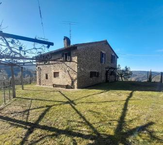 RUSTICO - CASALE VENDITA BETTONA