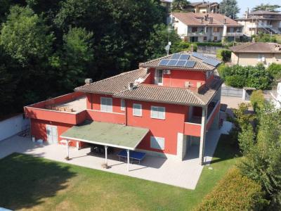 VILLA VENDITA DERUTA