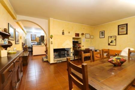 VILLA A SCHIERA VENDITA TERNI CESURE VALENZA