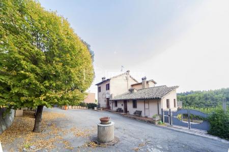 VILLA VENDITA PERUGIA MONTELUCE