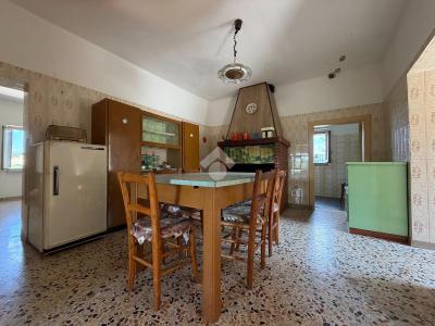 PORZIONE DI CASA VENDITA MONTECASTRILLI