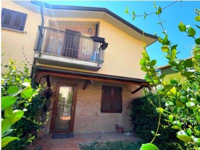 VILLA A SCHIERA VENDITA PERUGIA PONTE SAN GIOVANNI