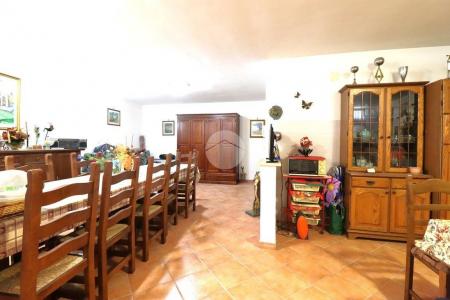 VILLA A SCHIERA VENDITA STRONCONE