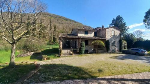 VILLA VENDITA PERUGIA MONTE TEZIO