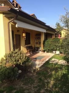 VILLA A SCHIERA VENDITA PERUGIA MONTELAGUARDIA