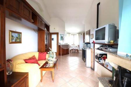 VILLA A SCHIERA VENDITA STRONCONE