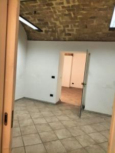 MAGAZZINO VENDITA TERNI ZONA STAZIONE