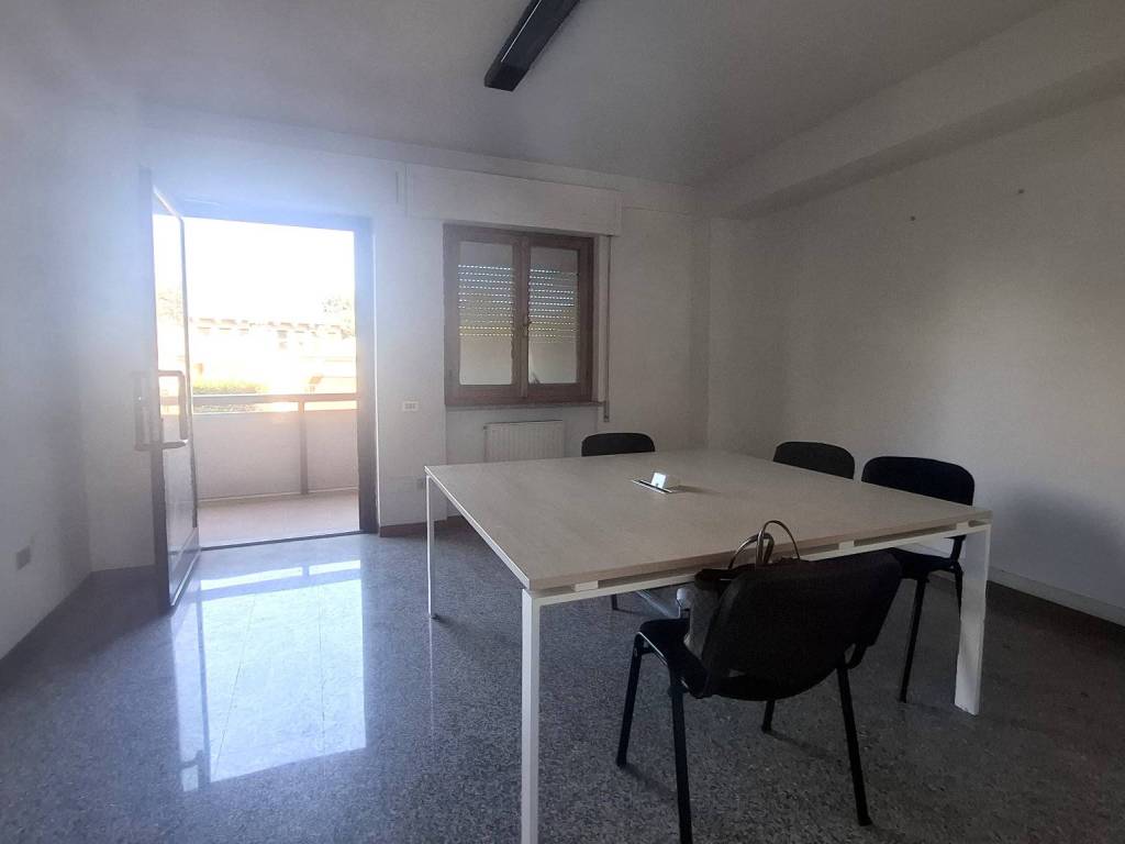 UFFICIO AFFITTO PERUGIA FERRO DI CAVALLO
