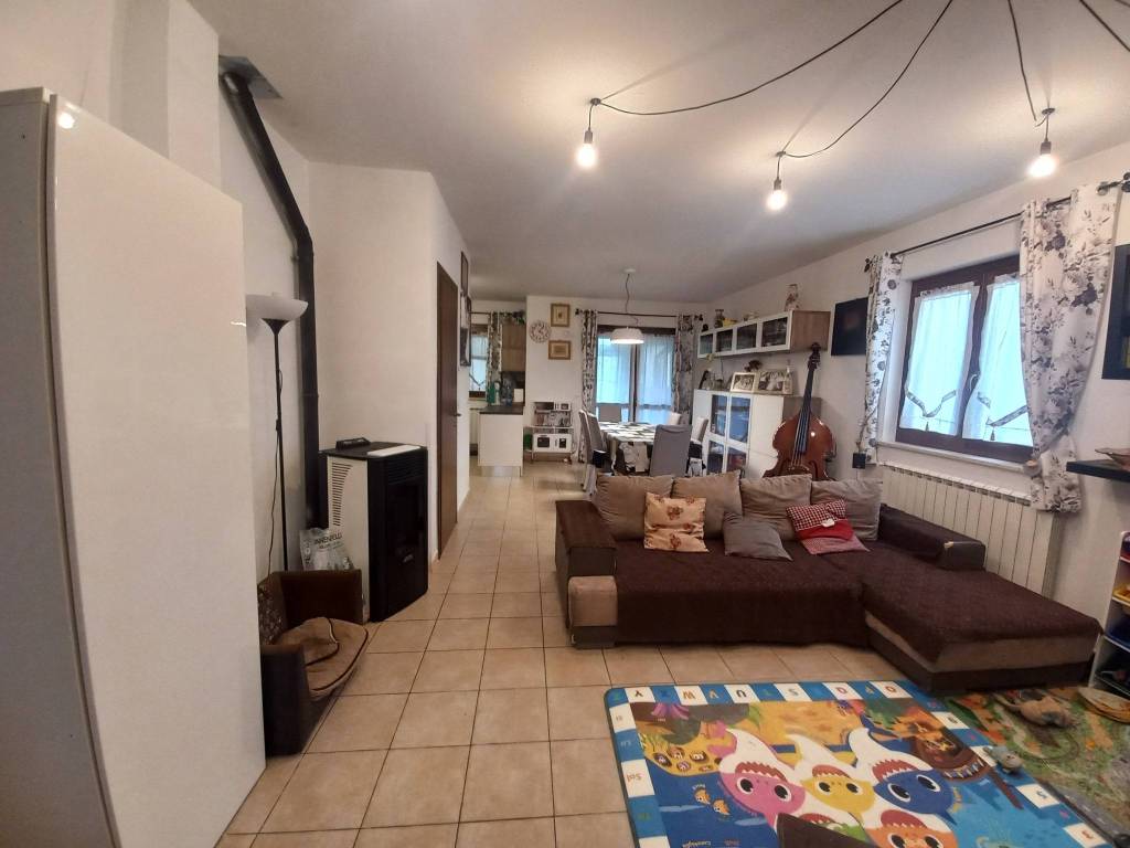 VILLA A SCHIERA VENDITA PERUGIA COLLE UMBERTO
