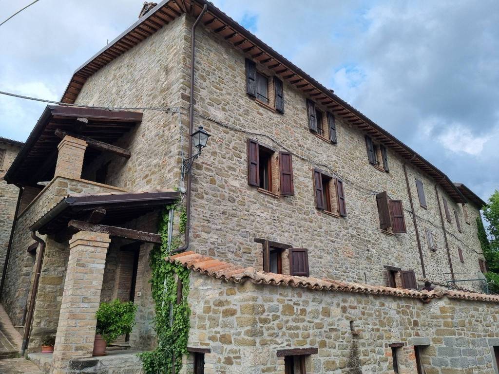 RUSTICO - CASALE VENDITA VALFABBRICA