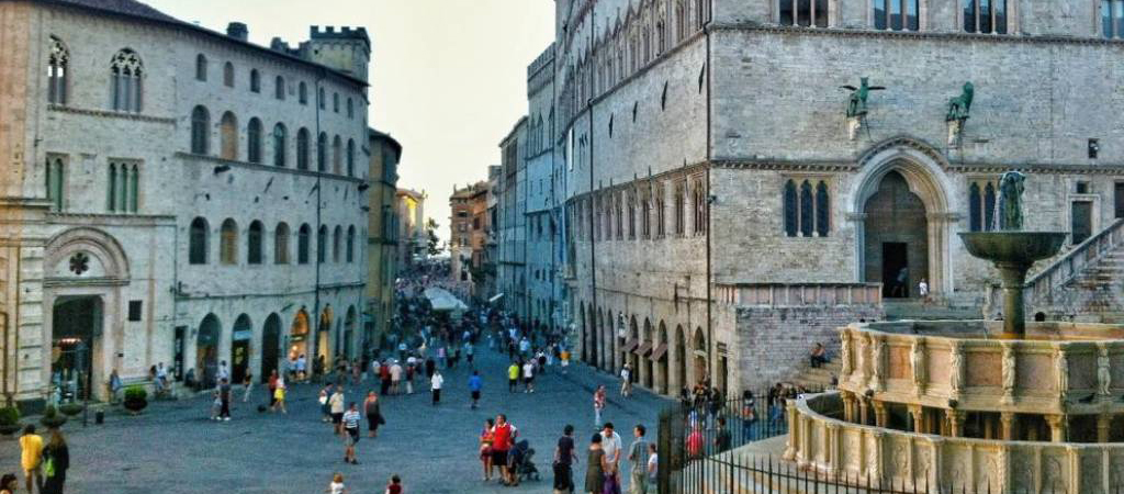 NEGOZIO VENDITA PERUGIA CENTRO STORICO