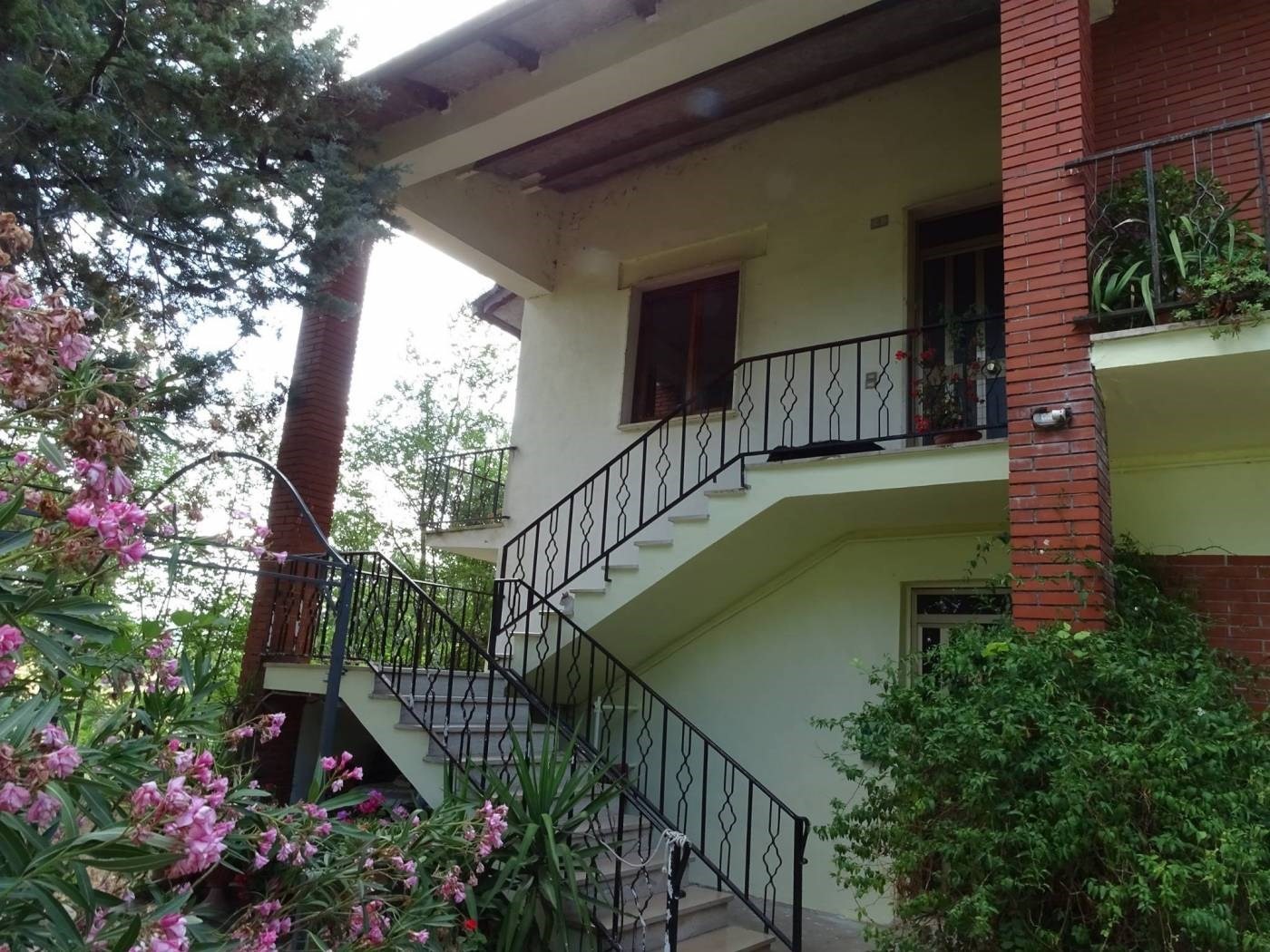 RUSTICO - CASALE VENDITA STRONCONE