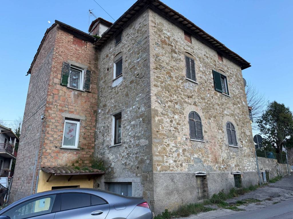 CASA INDIPENDENTE VENDITA PERUGIA PONTE PATTOLI