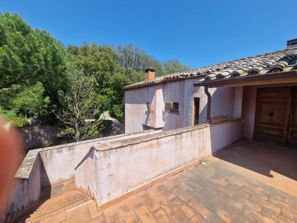 VILLA PORZIONE VENDITA PERUGIA PALLOTTA